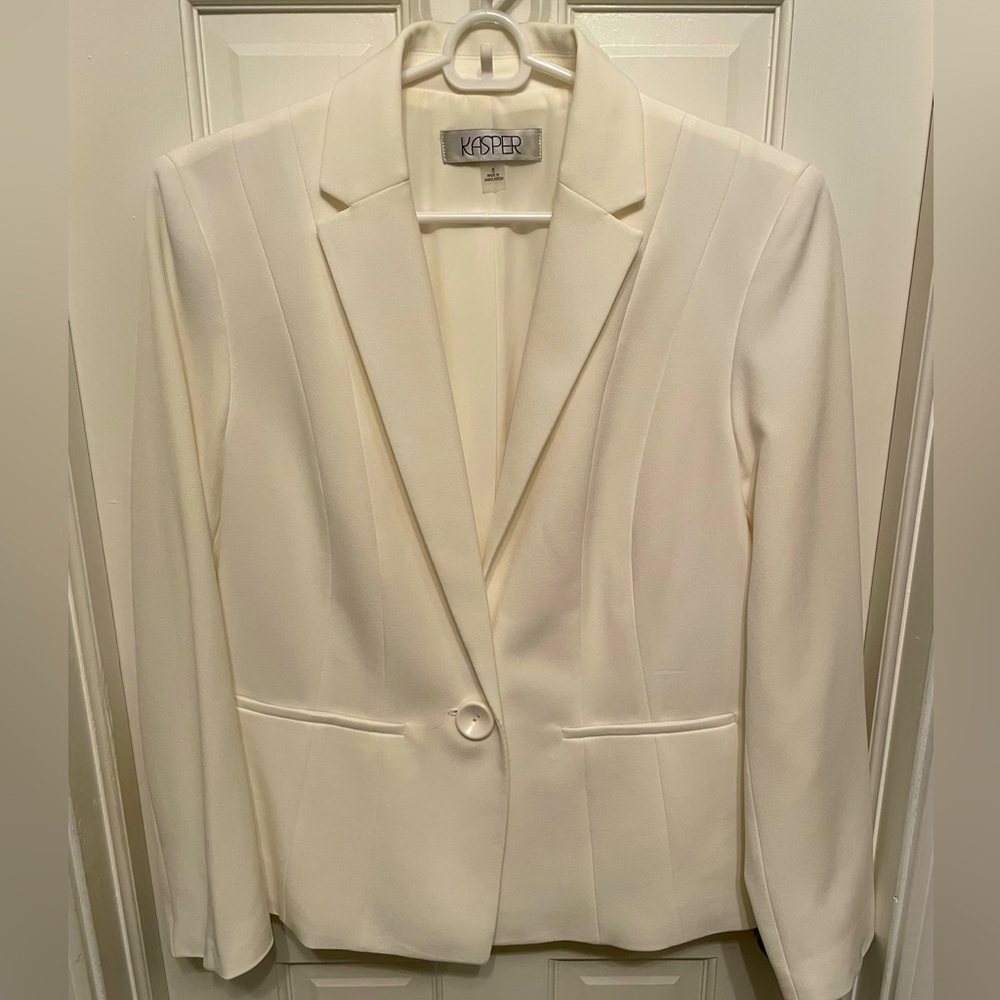 White blazer. Kasper. Never worn. Size 8.